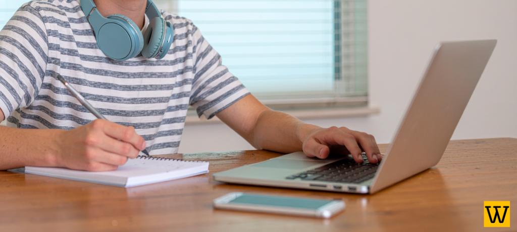 Difference-Between-E-Learning-and-Online-Learning-1536x691-1-1024x461.png